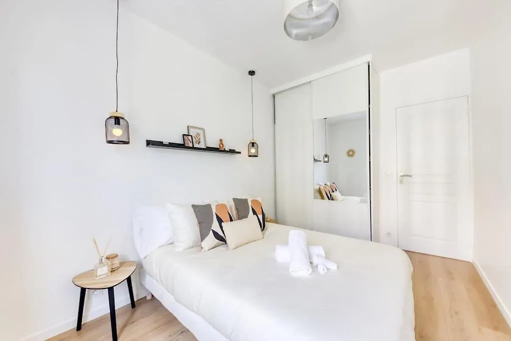 Apartamento T2 Parisien- 1 Min A Pied Du Metro Ligne 13 & 14